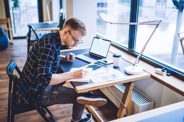 Comment créer un club d'échecs éducatif en milieu scolaire et quels en seraient les bénéfices ?
